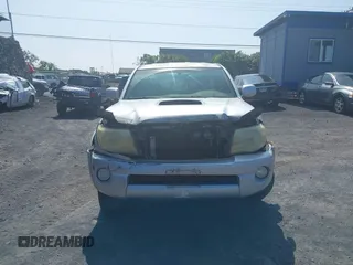 2006 Toyota Tacoma with VIN 5TEUU42N46Z286272, listed as a IAAI auction lot 41518642 with 243,142 mi miles. Bid and sale history available at carsss.com. Image 12.