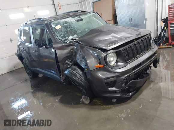 2020 Jeep Renegade Latitude with VIN ZACNJABB1LPL32998, listed as a IAAI auction lot 41277587 with 223,272 mi miles. Bid and sale history available at carsss.com. Image 1.