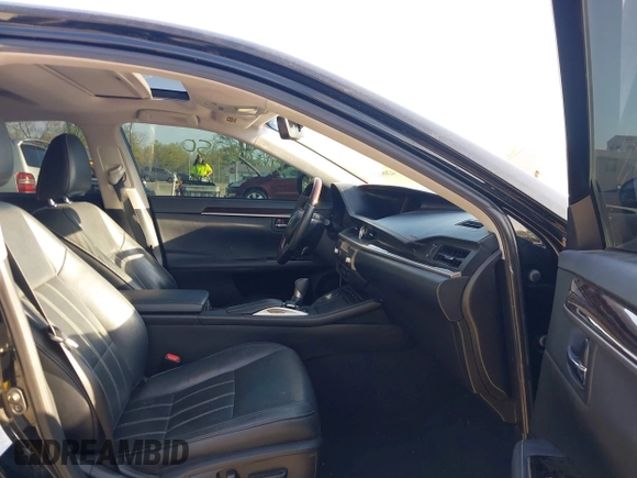 2016 Lexus ES with VIN 58ABK1GG3GU011190, listed as a IAAI auction lot 42081250 with 115,825 mi miles. Bid and sale history available at carsss.com. Image 5.