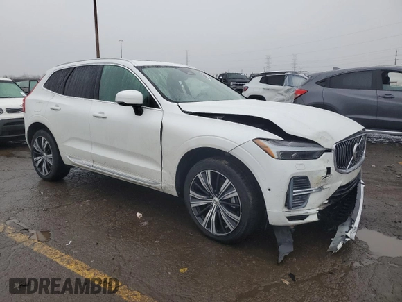 2023 Volvo XC60 Plus Bright Theme with VIN YV4L12RN9P1307107, listed as a Copart auction lot 85085924 with 25,359 mi miles and Salvage Title. Bid and sale history available at carsss.com. Image 4.