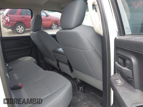 2016 Ram 1500 Express z VIN 1C6RR7FT2GS147174, wystawiony jako IAAI lot #42019690 z przebiegiem 53 330 mil mil oraz . Historia ofert i sprzedaży dostępna na DreamBid. Obrazek 8.