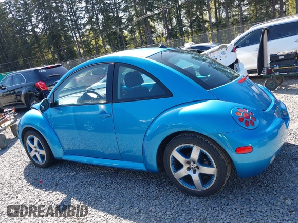2004 Volkswagen New Beetle Coupe Satellite Blue with VIN 3VWGK31C14M420613, listed as a IAAI auction lot 42046048 with 117,274 mi miles. Bid and sale history available at carsss.com. Image 14.