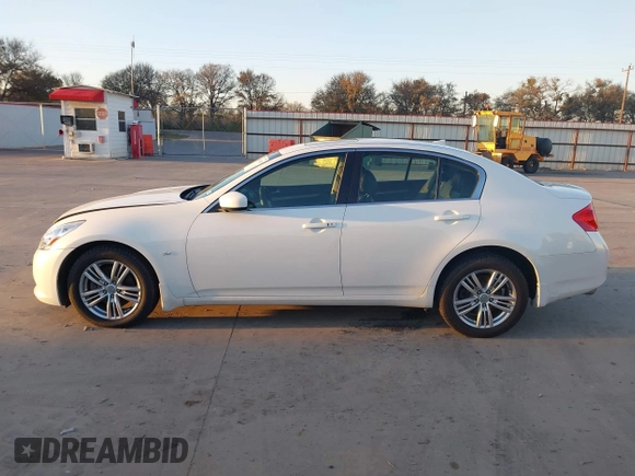 2015 Infiniti Q40 with VIN JN1CV6AR5FM521380, listed as a IAAI auction lot 41024558 with 123,595 mi miles. Bid and sale history available at carsss.com. Image 14.