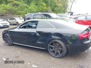 2010 Audi S5 Premium Plus z VIN WAUCVAFR9AA062970, wystawiony jako IAAI lot #42226065 z przebiegiem 128 747 mil mil oraz . Historia ofert i sprzedaży dostępna na DreamBid. Obrazek 14.