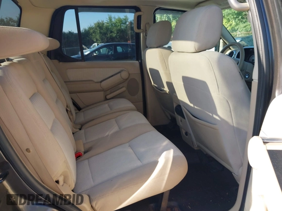 2007 Ford Explorer Sport Trac XLT z VIN 1FMEU31K67UA18559, wystawiony jako IAAI lot #40156484 z przebiegiem 245 853 mil mil oraz . Historia ofert i sprzedaży dostępna na DreamBid. Obrazek 8.