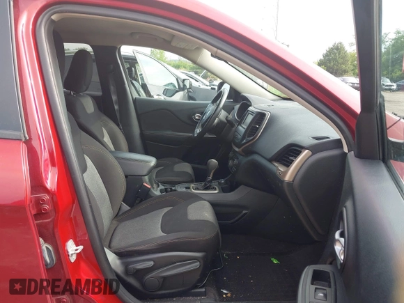 2016 Jeep Cherokee Sport z VIN 1C4PJMAB6GW210810, wystawiony jako IAAI lot #42681813 z przebiegiem 99 792 mil mil oraz . Historia ofert i sprzedaży dostępna na DreamBid. Obrazek 5.