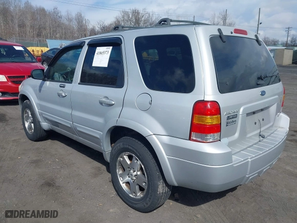 2005 Ford Escape Limited with VIN 1FMYU94125KA81010, listed as a IAAI auction lot 41865373 with 123,972 mi miles. Bid and sale history available at carsss.com. Image 3.