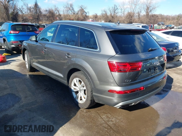 2019 Audi Q7 Premium Plus z VIN WA1LAAF75KD009898, wystawiony jako IAAI lot #41440668 z przebiegiem 56 525 mil mil oraz . Historia ofert i sprzedaży dostępna na DreamBid. Obrazek 3.