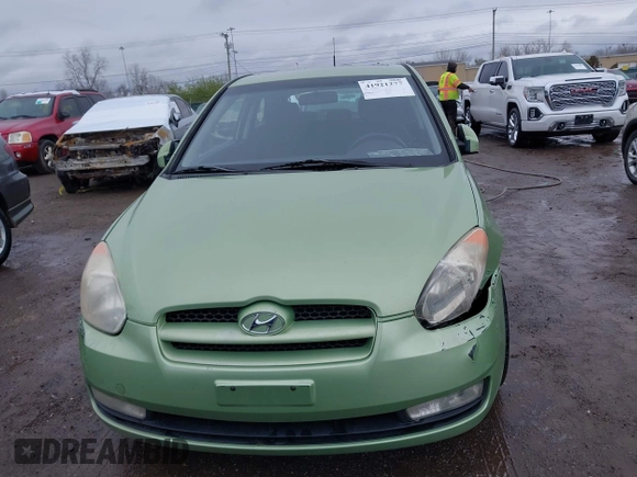 2009 Hyundai Accent Auto SE with VIN KMHCN36C69U113339, listed as a IAAI auction lot 41921277 with 228,213 mi miles. Bid and sale history available at carsss.com. Image 6.