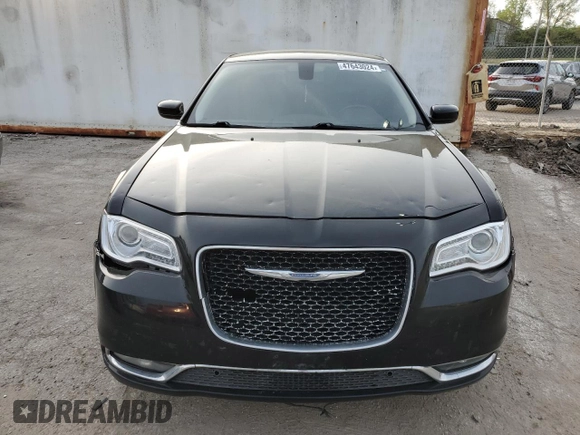 2017 Chrysler 300 Limited with VIN 2C3CCARG9HH582699, listed as a Copart auction lot 47643024 with 117,926 mi miles and Clean title. Bid and sale history available at DreamBid. Image 5.