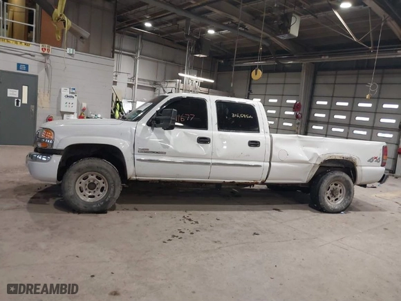 2004 GMC Sierra 2500HD SLE with VIN 1GTHK23134F120214, listed as a IAAI auction lot 41611677 with 315,585 mi miles. Bid and sale history available at carsss.com. Image 6.