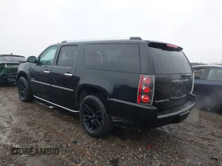 2014 GMC Yukon XL Denali with VIN 1GKS2MEF2ER219511, listed as a IAAI auction lot 41101470 with 187,326 mi miles. Bid and sale history available at carsss.com. Image 3.