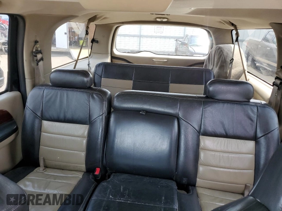 2005 Ford Excursion Eddie Bauer z VIN 1FMSU45P25EA74441, wystawiony jako Copart lot #64577505 z przebiegiem 253 179 mil mil oraz Czysty tytuł • Clean title. Historia ofert i sprzedaży dostępna na DreamBid. Obrazek 10.