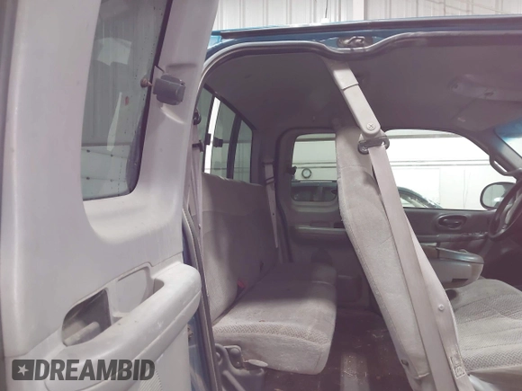 2000 Ford F-150 XL z VIN 1FTRX18L7YKB27657, wystawiony jako IAAI lot #42262373 z przebiegiem Nie podano mil oraz . Historia ofert i sprzedaży dostępna na DreamBid. Obrazek 8.
