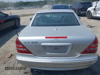 2003 Mercedes-Benz SLK 320 z VIN WDBKK65FX3F289228, wystawiony jako IAAI lot #42584634 z przebiegiem 173 232 mil mil oraz . Historia ofert i sprzedaży dostępna na DreamBid. Obrazek 17.