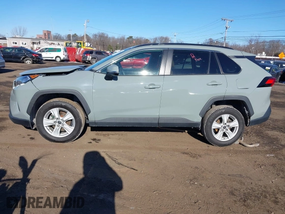 2021 Toyota RAV4 XLE with VIN 2T3W1RFV8MW152785, listed as a IAAI auction lot 41401709 with 55,069 mi miles. Bid and sale history available at carsss.com. Image 14.