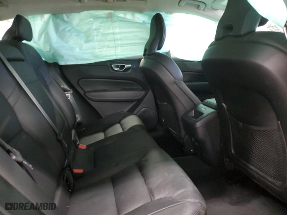 2022 Volvo XC60 Momentum with VIN YV4L12RK6N1911586, listed as a Copart auction lot 45933375 with 32,334 mi miles and Salvage Title. Bid and sale history available at carsss.com. Image 11.