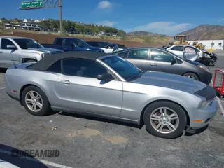 2012 Ford Mustang V6 с VIN 1ZVBP8EM7C5254467, выставлен на аукционе IAAI как лот 42683924 с пробегом 158 382 миль миль и . История ставок и продаж доступна на DreamBid. Изображение 13.