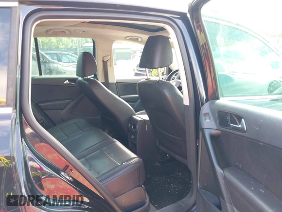 2010 Volkswagen Tiguan with VIN WVGAV9AX4AW513705, listed as a IAAI auction lot 42756432 with 212,980 mi miles and . Bid and sale history available at DreamBid. Image 8.