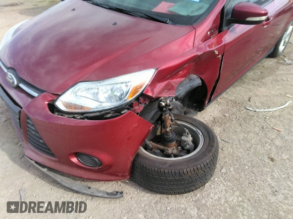 2013 Ford Focus SE with VIN 1FADP3K22DL209635, listed as a IAAI auction lot 35527377 with 91,180 mi miles. Bid and sale history available at carsss.com. Image 6.