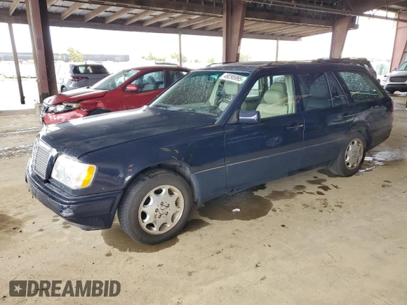 1995 Mercedes-Benz E with VIN WDBEA92E6SF318493, listed as a Copart auction lot 49295995 with 191,983 mi miles and Clean Title. Bid and sale history available at DreamBid. Image 1.
