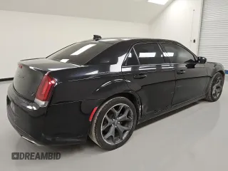 2021 Chrysler 300 with VIN 2C3CCABG8MH520182, listed as a Copart auction lot 51822095 with 123,002 mi miles and Clean Title. Bid and sale history available at carsss.com. Image 3.