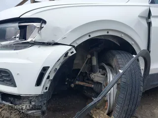 2018 Volkswagen Tiguan SEL z VIN 3VV2B7AX5JM164450, wystawiony jako IAAI lot #42191718 z przebiegiem 68 556 mil mil oraz . Historia ofert i sprzedaży dostępna na DreamBid. Obrazek 6.