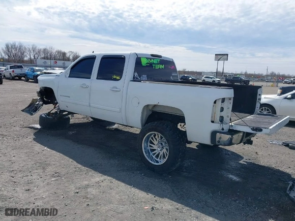 2010 Chevrolet Silverado 1500 LT with VIN 3GCRKSE34AG142638, listed as a IAAI auction lot 41620863 with 330,631 mi miles. Bid and sale history available at carsss.com. Image 3.
