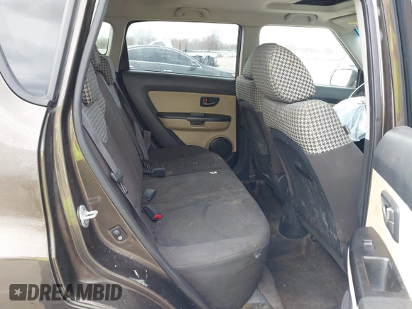 2010 Kia Soul + with VIN KNDJT2A21A7159044, listed as a IAAI auction lot 41877813 with 121,814 mi miles. Bid and sale history available at carsss.com. Image 8.