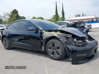 2023 Tesla Model 3 z VIN 5YJ3E1EAXPF604916, wystawiony jako IAAI lot #42461640 z przebiegiem 28 123 mil mil oraz . Historia ofert i sprzedaży dostępna na DreamBid. Obrazek 14.