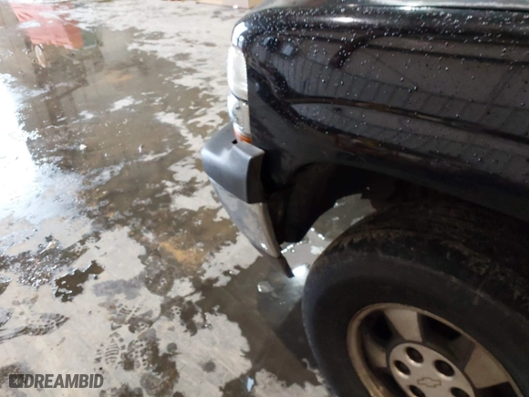 2003 Chevrolet Tahoe LT with VIN 1GNEC13Z43J340111, listed as a IAAI auction lot 41574135 with 251,307 mi miles. Bid and sale history available at carsss.com. Image 6.
