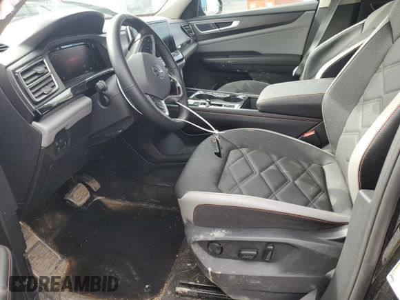 2024 Volkswagen Atlas Peak Edition SE z VIN 1V2CR2CA5RC599779, wystawiony jako Copart lot #49791115 z przebiegiem 25 580 mil mil oraz Szkoda całkowita • Salvage title. Historia ofert i sprzedaży dostępna na DreamBid. Obrazek 7.