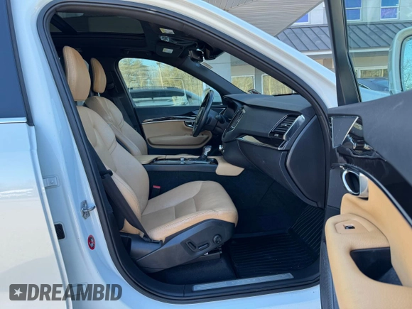 2017 Volvo XC90 Momentum with VIN YV4A22PK4H1126799, listed as a Copart auction lot 47779275 with 193,815 mi miles and Clean Title. Bid and sale history available at DreamBid. Image 5.