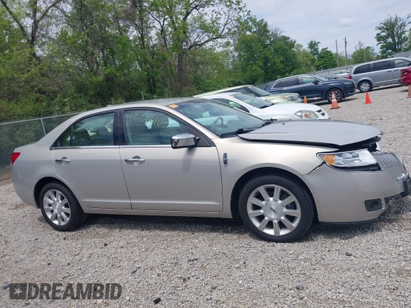 2010 Lincoln MKZ z VIN 3LNHL2GC0AR754146, wystawiony jako IAAI lot #42214165 z przebiegiem 88 913 mil mil oraz . Historia ofert i sprzedaży dostępna na DreamBid. Obrazek 13.