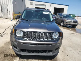 2017 Jeep Renegade Sport with VIN ZACCJAAB9HPF61383, listed as a Copart auction lot 54016175 with 87,598 mi miles and Clean title. Bid and sale history available at DreamBid. Image 5.