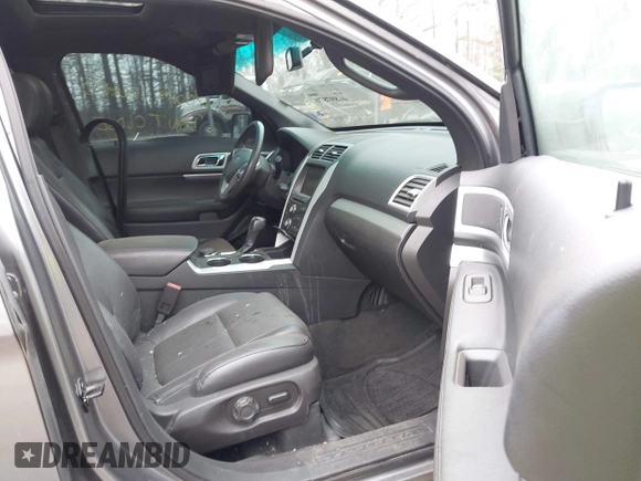 2014 Ford Explorer XLT z VIN 1FM5K8D80EGB14749, wystawiony jako IAAI lot #41897870 z przebiegiem 87 587 mil mil oraz . Historia ofert i sprzedaży dostępna na DreamBid. Obrazek 5.