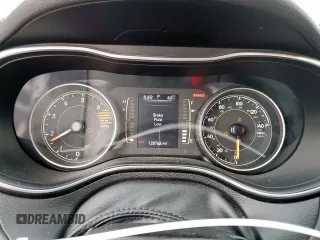 2020 Jeep Cherokee Latitude z VIN 1C4PJLCB8LD639461, wystawiony jako Copart lot #58193445 z przebiegiem 128 762 mil mil oraz Szkoda całkowita • Salvage title. Historia ofert i sprzedaży dostępna na DreamBid. Obrazek 9.