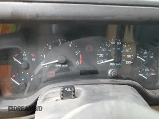 2000 Jeep Wrangler Sahara z VIN 1J4FA59S5YP803327, wystawiony jako Copart lot #44382505 z przebiegiem Nie podano mil oraz Szkoda całkowita • Salvage title. Historia ofert i sprzedaży dostępna na DreamBid. Obrazek 9.
