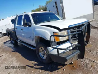 2008 GMC Sierra 3500HD SRW SLT z VIN 1GTHK33688F182330, wystawiony jako IAAI lot #40783936 z przebiegiem 264 405 mil mil oraz . Historia ofert i sprzedaży dostępna na DreamBid. Obrazek 1.