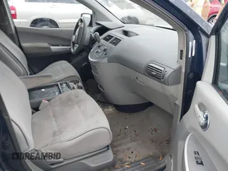 2008 Nissan Quest S with VIN 5N1BV28U68N111465, listed as a IAAI auction lot 41576259 with 204,289 mi miles. Bid and sale history available at carsss.com. Image 5.