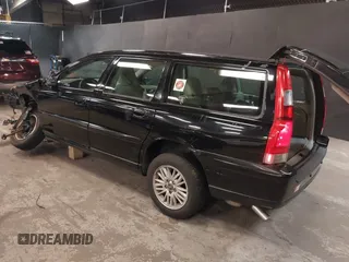 2005 Volvo V70 with VIN YV1SW640552499033, listed as a IAAI auction lot 42084472 with 149,567 mi miles. Bid and sale history available at carsss.com. Image 3.