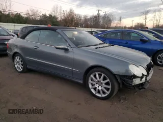 2007 Mercedes-Benz CLK 350 with VIN WDBTK56F87T086102, listed as a Copart auction lot 81297464 with 300,119 mi miles and Salvage Title. Bid and sale history available at DreamBid. Image 4.