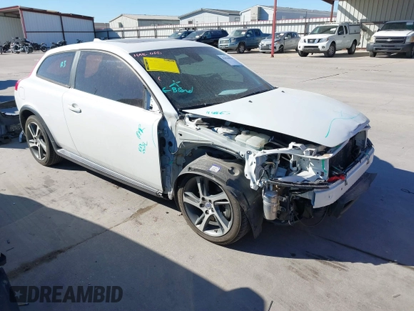 2013 Volvo C30 T5 with VIN YV1672MK1D2309378, listed as a IAAI auction lot 41836950 with 88,590 mi miles and . Bid and sale history available at DreamBid. Image 1.