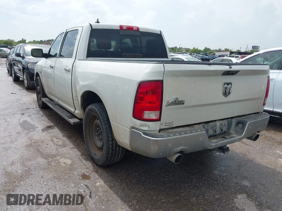 2017 Ram 1500 Lone Star Silver z VIN 1C6RR6LT6HS769308, wystawiony jako IAAI lot #42508245 z przebiegiem 159 770 mil mil oraz . Historia ofert i sprzedaży dostępna na DreamBid. Obrazek 3.