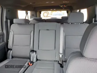 2024 Chevrolet Suburban z VIN 1GNSCBED3RR412789, wystawiony jako Copart lot #59297455 z przebiegiem 7655 mil mil oraz Szkoda całkowita • Salvage title. Historia ofert i sprzedaży dostępna na DreamBid. Obrazek 10.