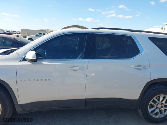 2019 Chevrolet Traverse LT Leather with VIN 1GNERHKW2KJ235242, listed as a IAAI auction lot 40596424 with 97,979 mi miles. Bid and sale history available at carsss.com. Image 15.
