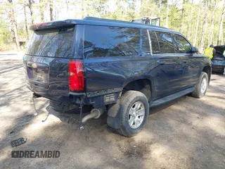 2019 Chevrolet Suburban LT with VIN 1GNSKHKC5KR333566, listed as a IAAI auction lot 41996940 with 95,807 mi miles. Bid and sale history available at carsss.com. Image 4.