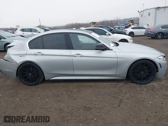 2018 BMW 3 Series 330i xDrive with VIN WBA8D9C55JA607605, listed as a IAAI auction lot 41682994 with 79,285 mi miles and . Bid and sale history available at DreamBid. Image 13.