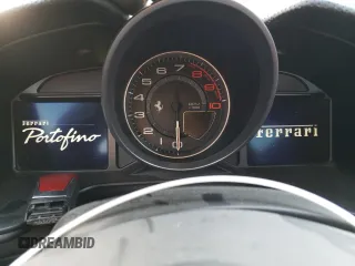 2020 Ferrari Portofino z VIN ZFF89FPA7L0256197, wystawiony jako Copart lot #65969664 z przebiegiem Nie podano mil oraz Szkody całkowita. Historia ofert i sprzedaży dostępna na DreamBid. Obrazek 9.
