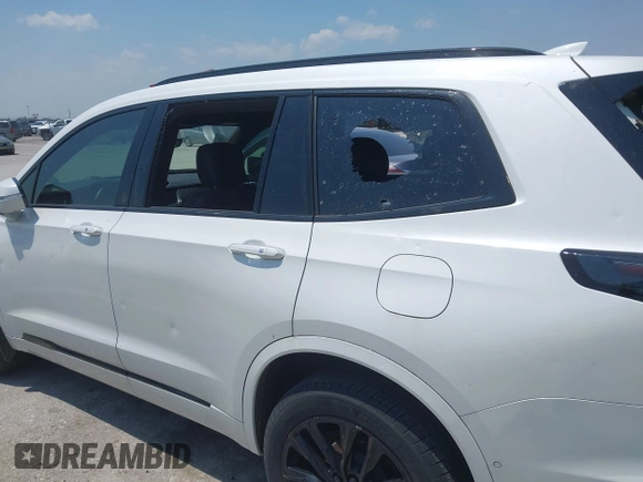 2021 Cadillac XT6 Sport with VIN 1GYKPGRS4MZ222263, listed as a IAAI auction lot 42443907 with 18,353 mi miles and . Bid and sale history available at DreamBid. Image 17.